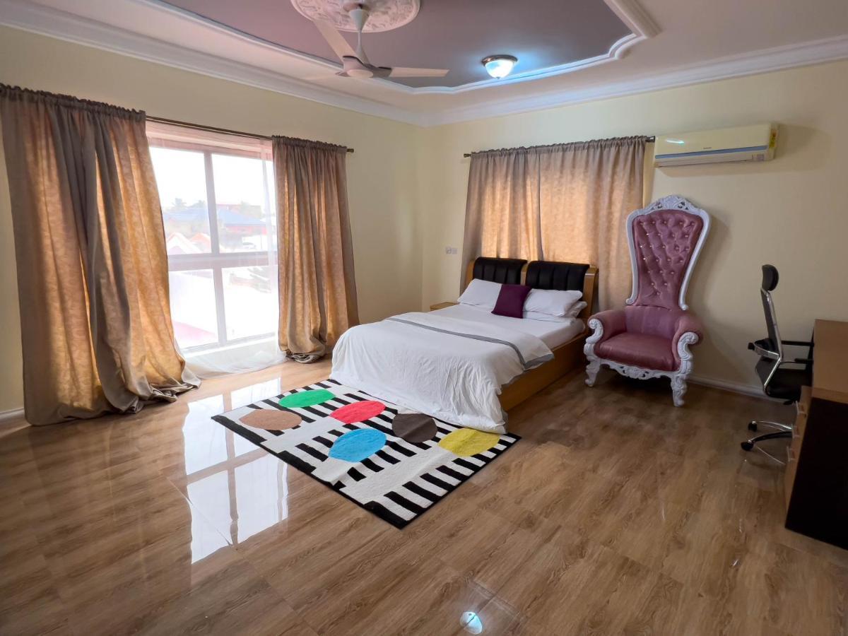 T'S Place Adenta 외부 사진