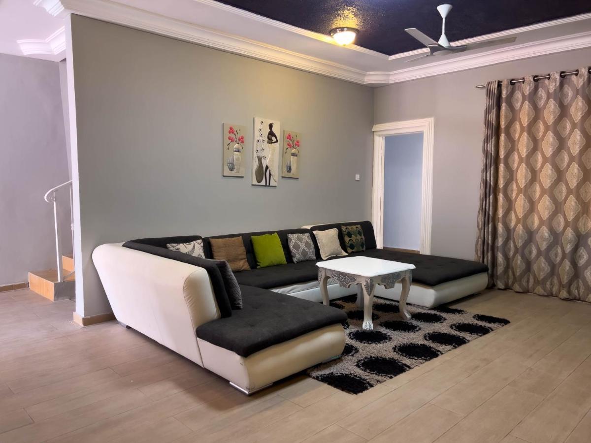 T'S Place Adenta 외부 사진