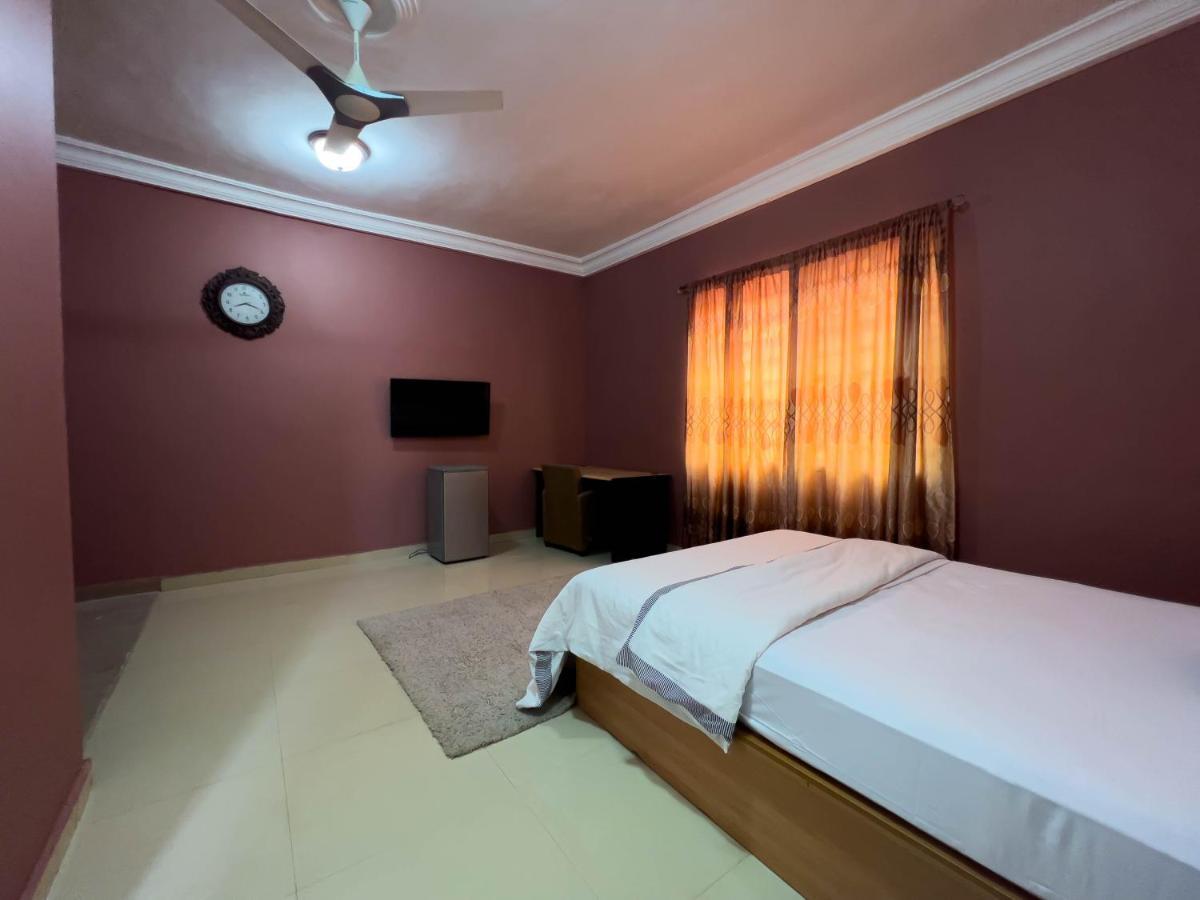 T'S Place Adenta 외부 사진